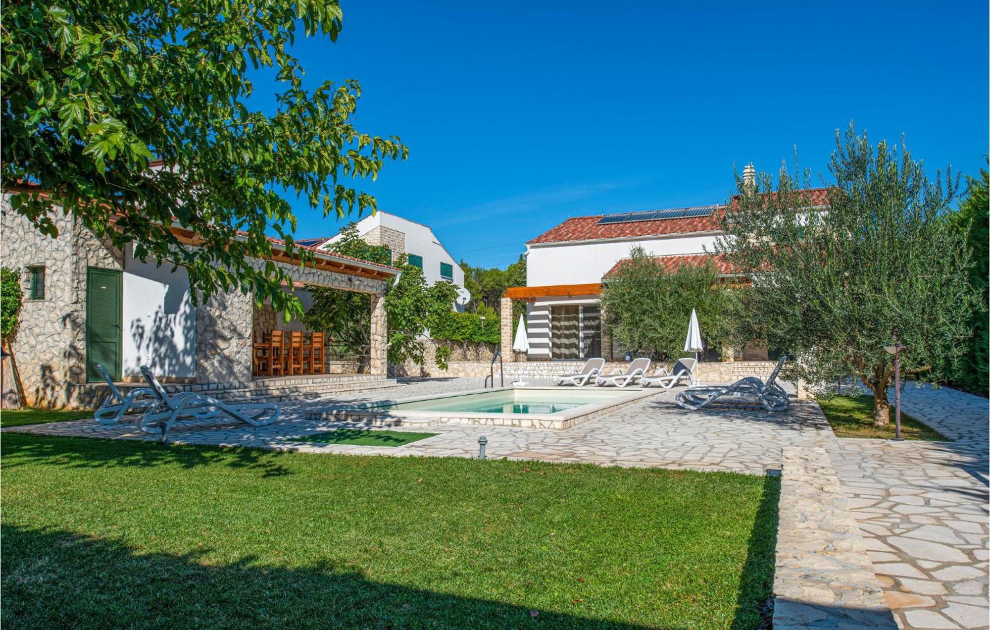 Lovely Home In Sibenik With Wifi ภายนอก รูปภาพ
