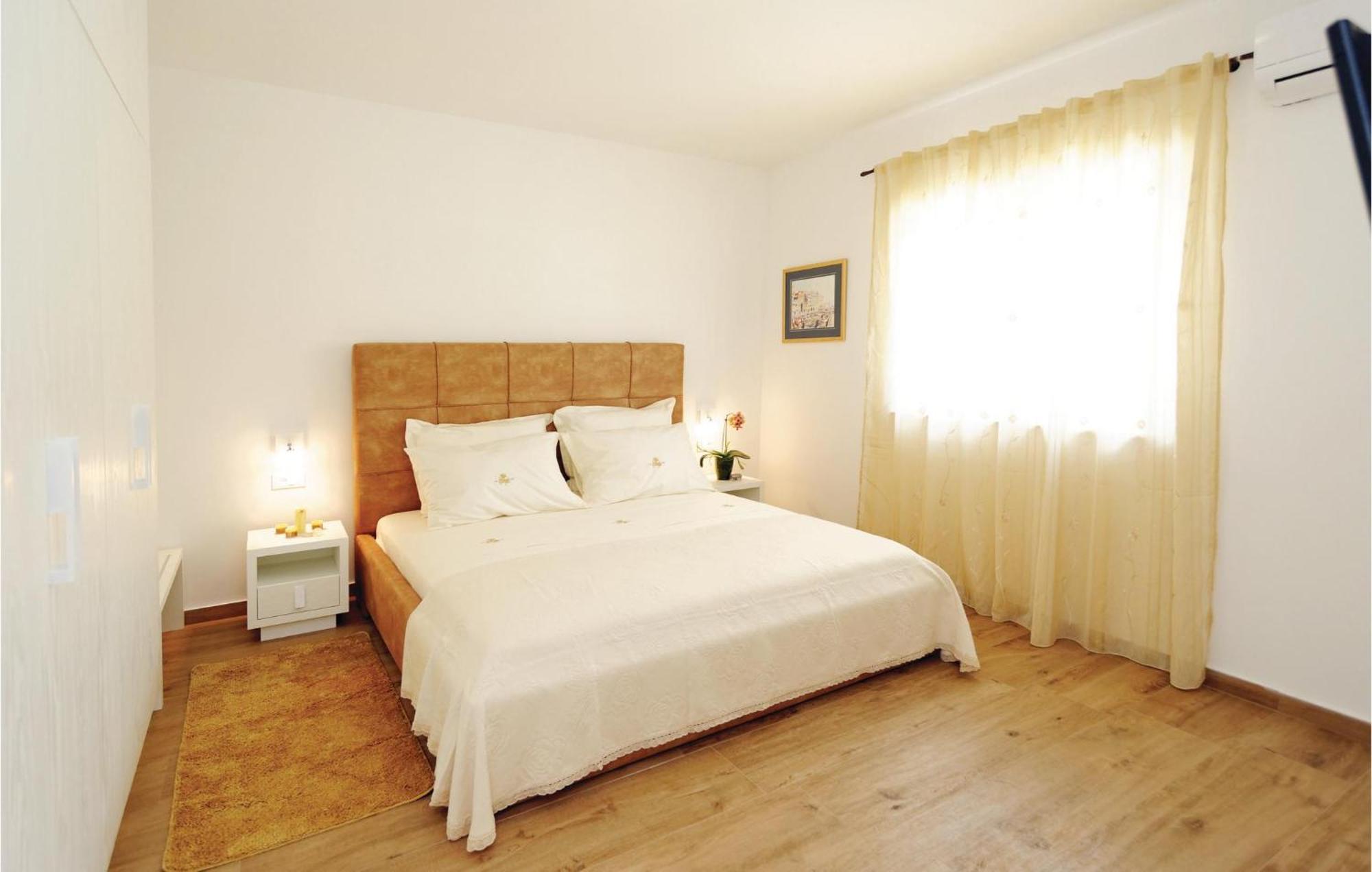 Lovely Home In Sibenik With Wifi ภายนอก รูปภาพ