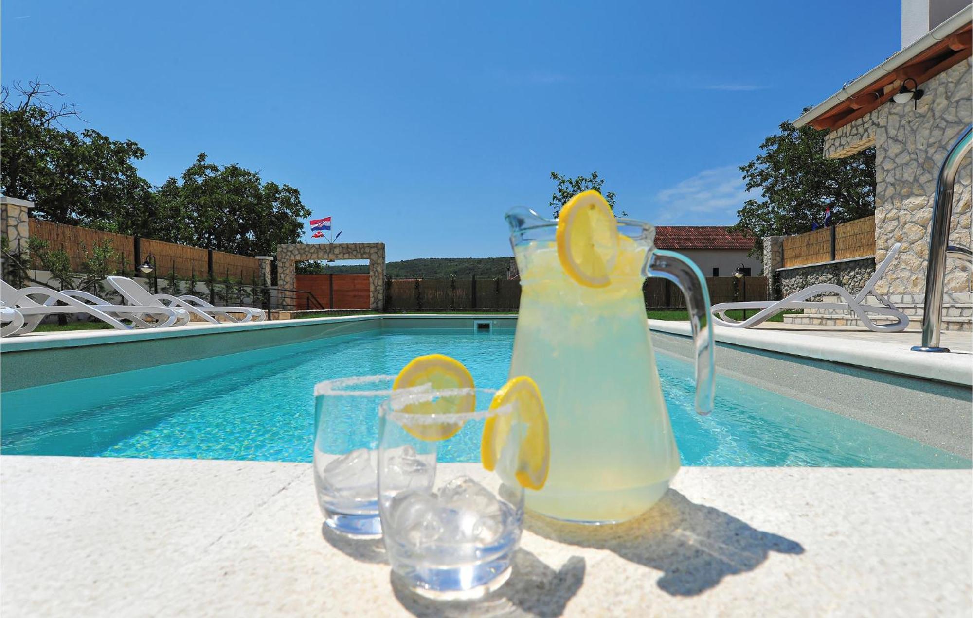 Lovely Home In Sibenik With Wifi ภายนอก รูปภาพ